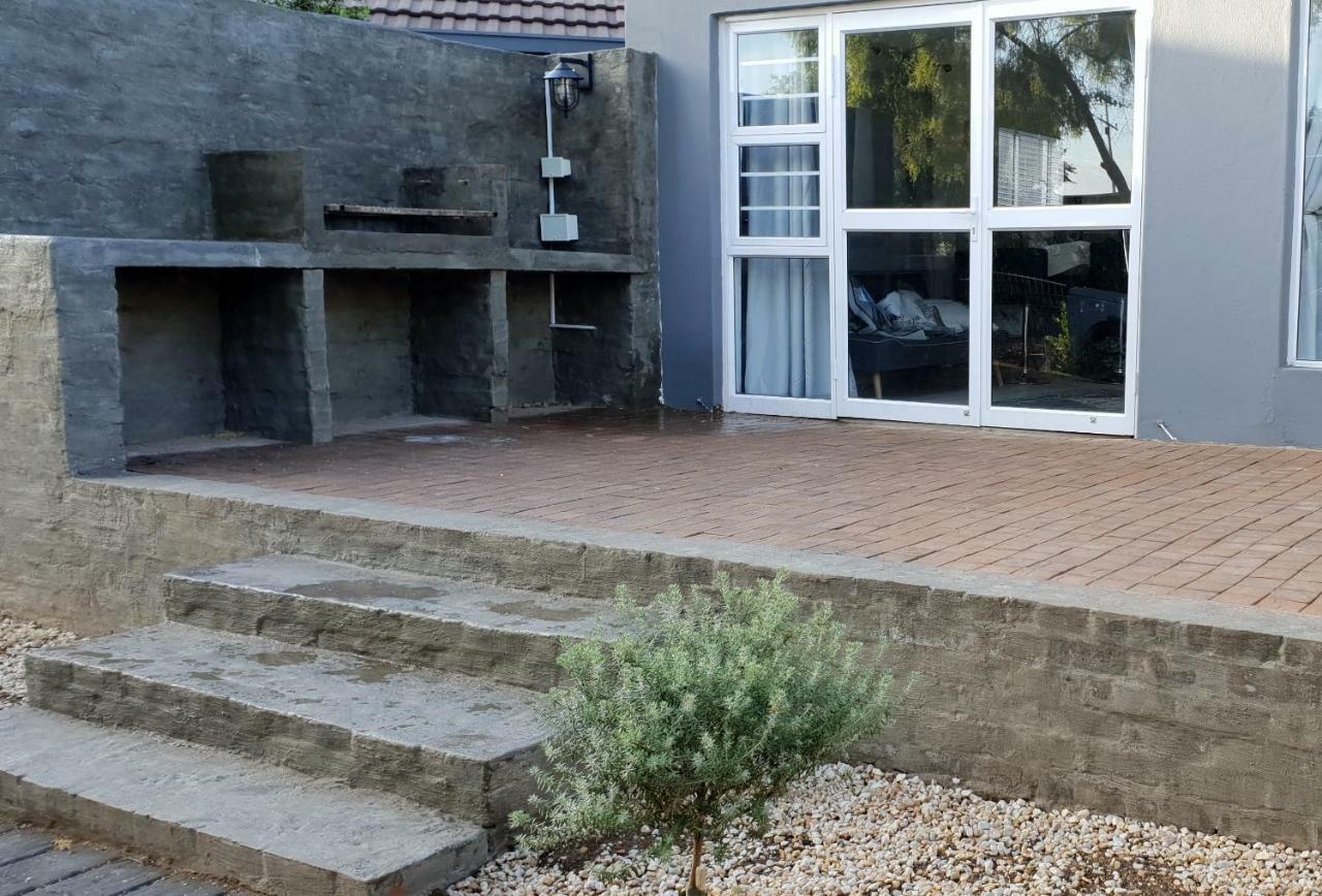 Emmaus Apartment Bloemfontein Eksteriør bilde